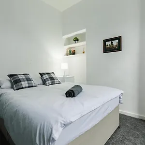 Peaceful House Near Pearson Park Homestay